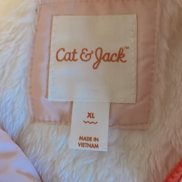Cat & Jack Girls size extra-large puffer jacket - Picture 2 of 4